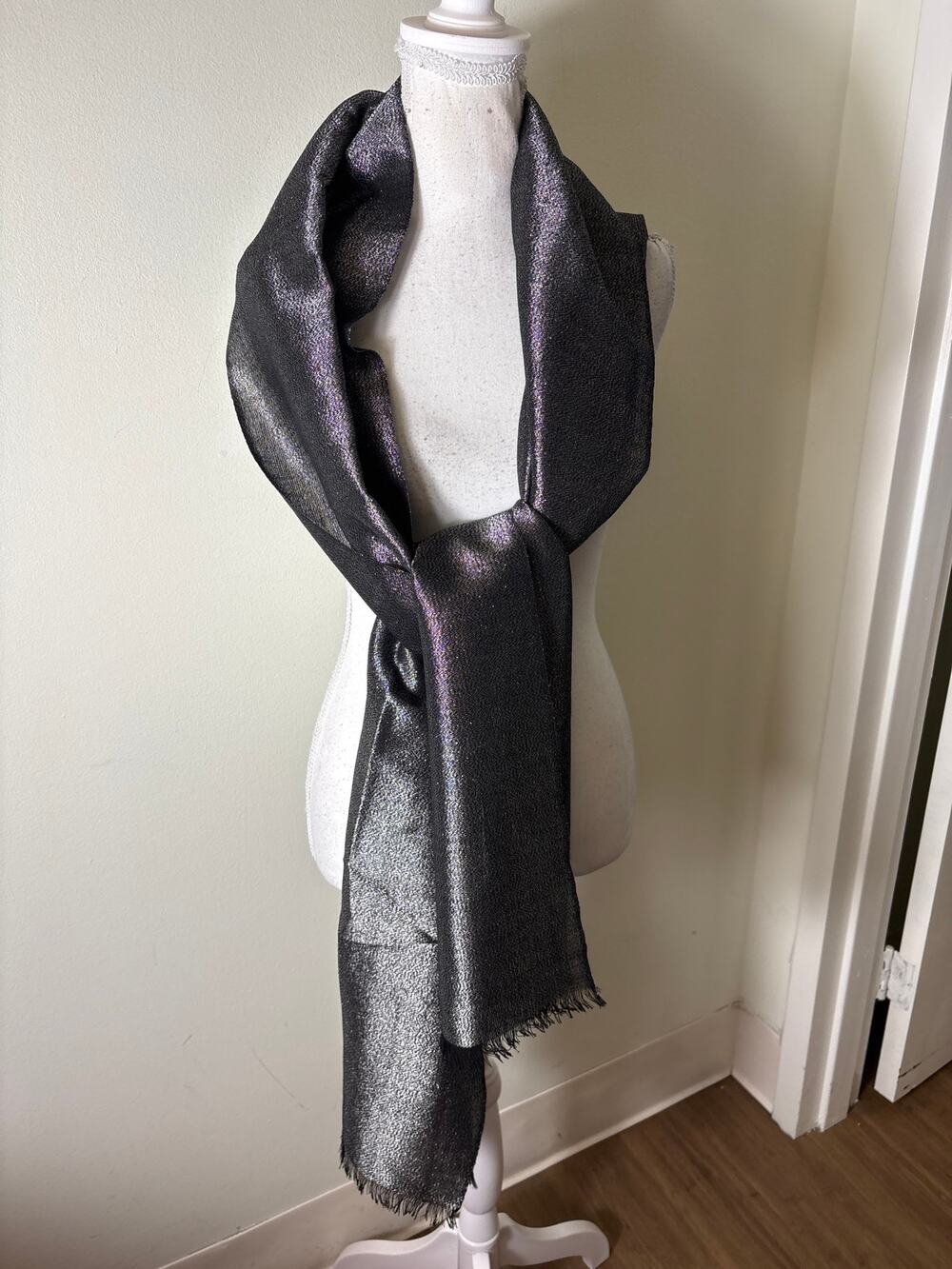 Worth New York Black and Silver Metallic Shawl Sz OS
